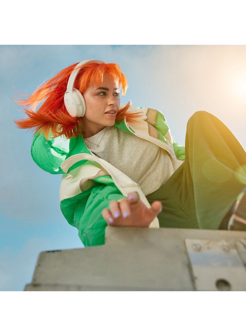 بوز سماعات رأس لاسلكية بخاصية إلغاء الضوضاء من QuietComfort تعمل بتقنية البلوتوث فوق الأذن مع عمر بطارية يصل إلى 24 ساعة باللون الأبيض - Image 3