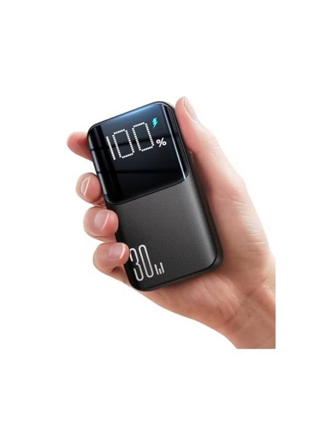 جوي روم باور بانك Joyroom بقدرة 30 وات وسعة 10000 مللي أمبير في الساعة مزود بكابلات Lightning وUSB-C مدمجة، أسود (JR-PBC06) - Image 2