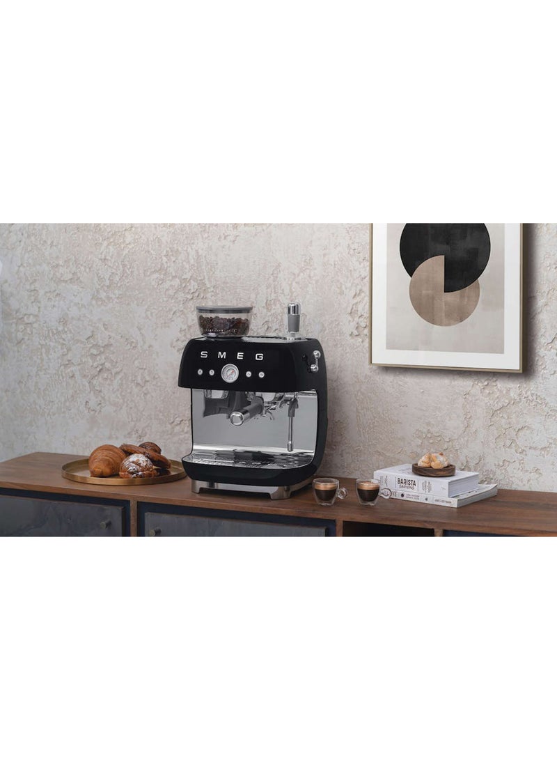 ‘50’s Style’ Coffee Machine with Built in Grinder 0.01 L 1600 W EGF03BLAU Black