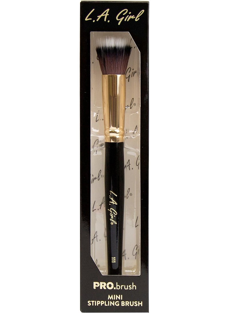 LA Girl Pro Brushes  - GPB111 - Mini Stippling Brush Brown  - Image 3