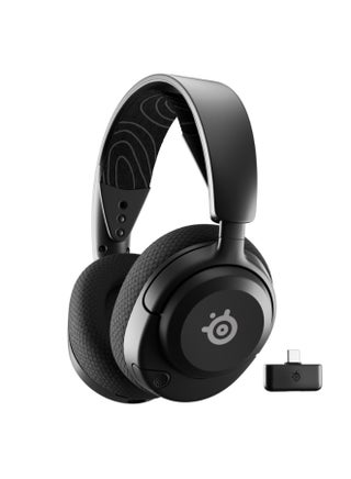 سماعة الألعاب Arctis Nova 5 لترقية لعبتك من خلال الصوت المكاني المذهل بزاوية 360¬∞، وميكروفون ClearCast الشفاف والبقاء هادئًا تحت الضغط مع عصابة الرأس المبتكرة ComfortFit - pnsku/N70068027V/45/_/1714564393/08bbdded-fc0d-4090-8b4f-53ddca0b120d