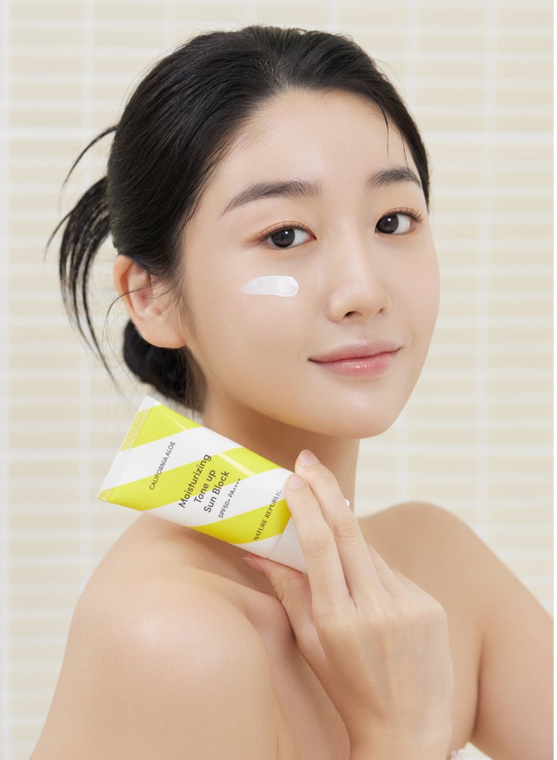 NATURE REPUBLIC - California Aloe Moisturizing Tone Up Sun Block  SPF50+PA++++ - Image 1