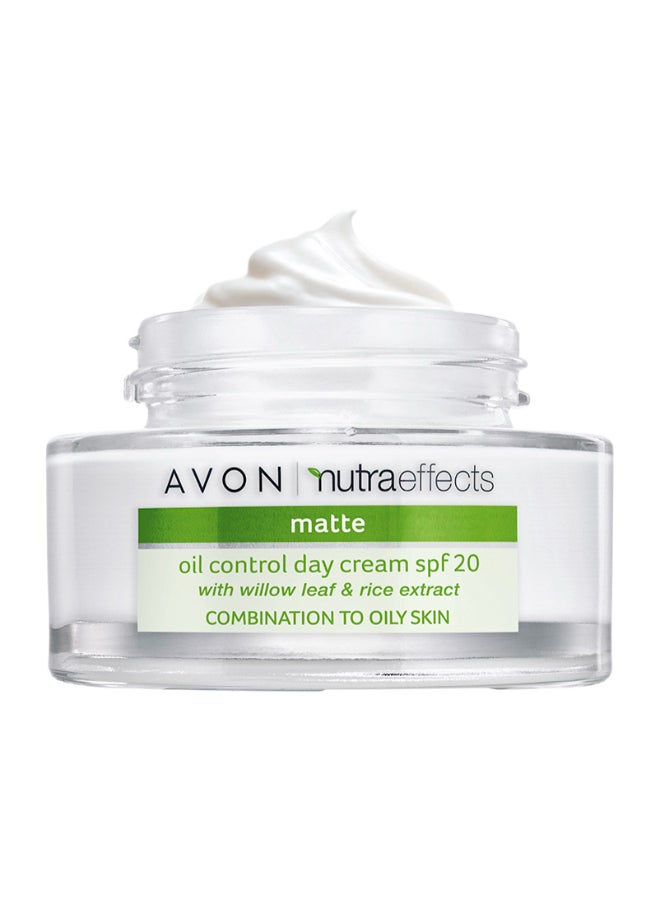 AVON - Nutra Mattifying Skin Boosting 24 Hour Moisturisers Emea (Jar) - Image 1