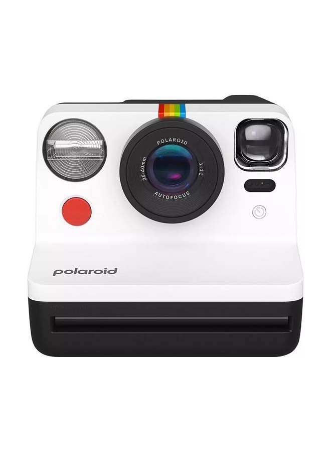 Polaroid Instant Camera Now Generation 2 Bundle With iType Film Black/White  - Image 2