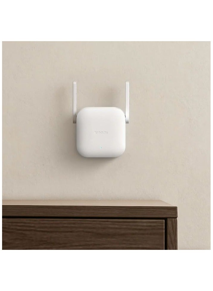 شاومي - موسع نطاق WiFi من شاومي 300Mbps N300 – مقوي إشارة عالي السرعة بهوائيات مزدوجة، تردد 2.4GHz، تشفير آمن WPA/WPA2، تغطية واسعة للمنازل والمكاتب – DVB4417UK | أبيض - Image 1