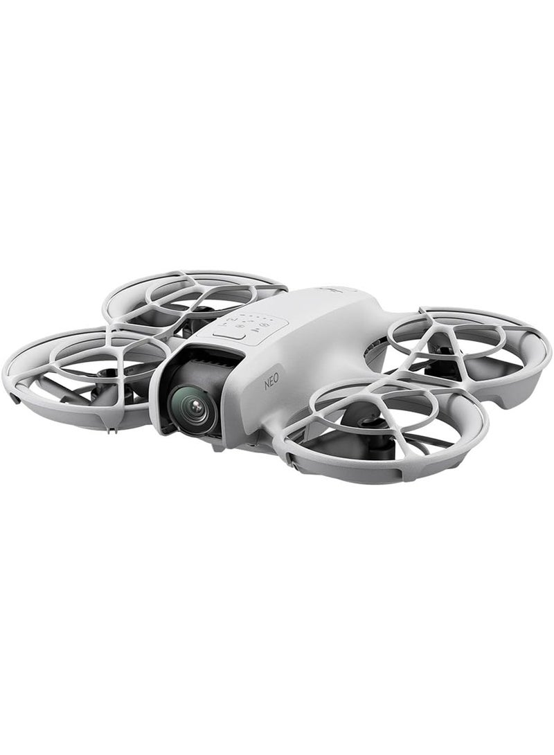 دي جي آي - Neo Fly More Combo، طائرة بدون طيار مزودة بكاميرا 4K UHD للبالغين والأطفال، 135 جرامًا، طائرة بدون طيار Follow Me مع إقلاع راحة اليد، تتبع الهدف بالذكاء الاصطناعي، لقطات سريعة، فيديو ثابت، مع RC-N3 و3 بطاريات لـ 60 رحلة - Image 1