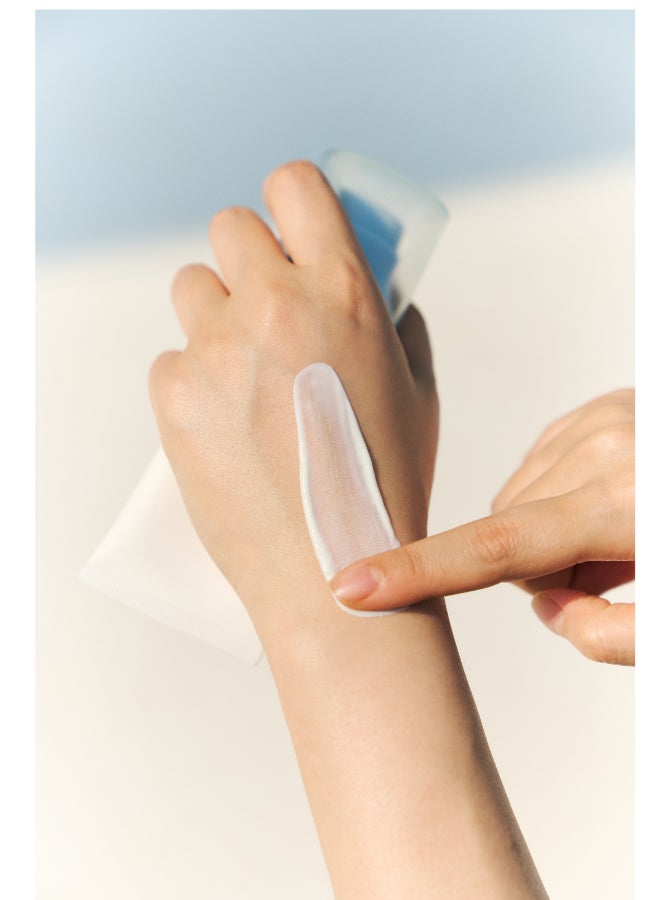 SKIN1004 Madagascar Centella Hyalu-Cica Water-Fit Sun Serum 50Ml - Image 5