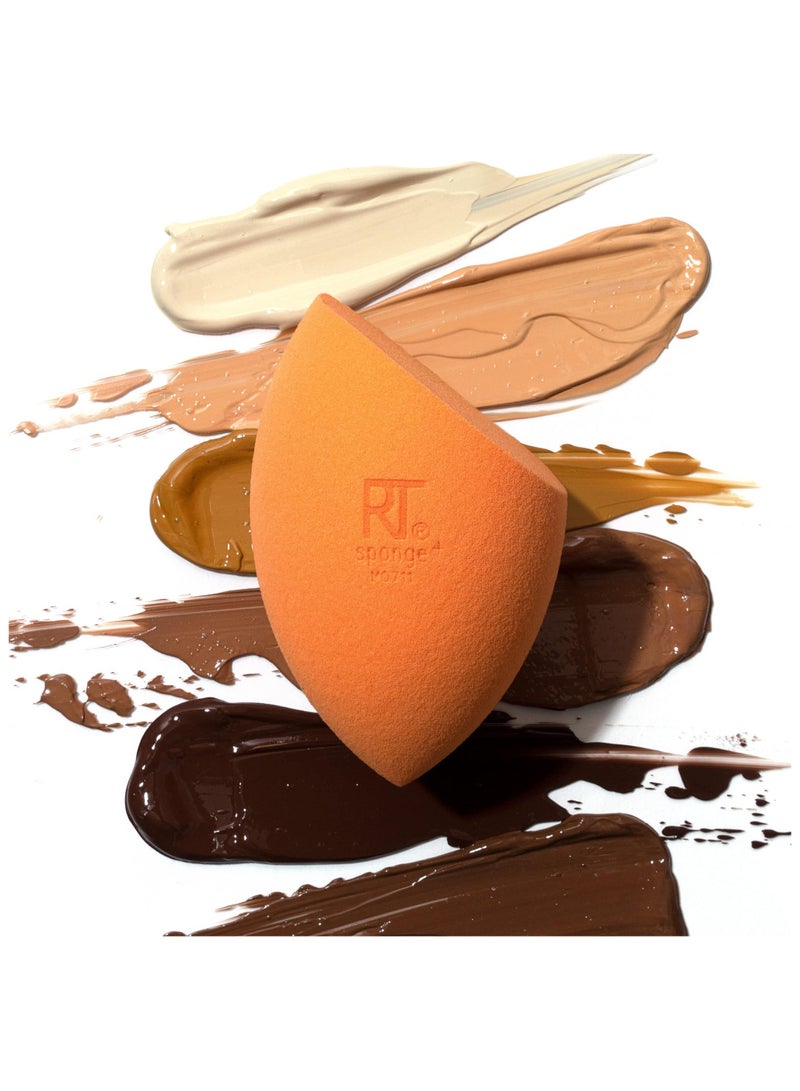 Revlon ColorStay™ Longwear Makeup for Normal/Dry Skin, SPF 20 and Real Techniques Makeup Sponge Bundle, Includes 1 Foundation in True Beige 320 and 1 Miracle Complexion Makeup Sponges True Beige 320  - Image 3