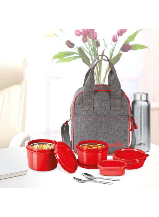 ميلتون طقم صندوق غداء مكون من 8 قطع مع حقيبة معزولة وأدوات مائدة - يتضمن 3 حاويات طعام داخلية من الفولاذ المقاوم للصدأ آمنة للاستخدام في الميكروويف (180 مل، 320 مل، 450 مل)، صندوق بلاستيكي 100 مل، زجاجة 750 مل، صندوق غداء مكتبي - سافور - Image 3