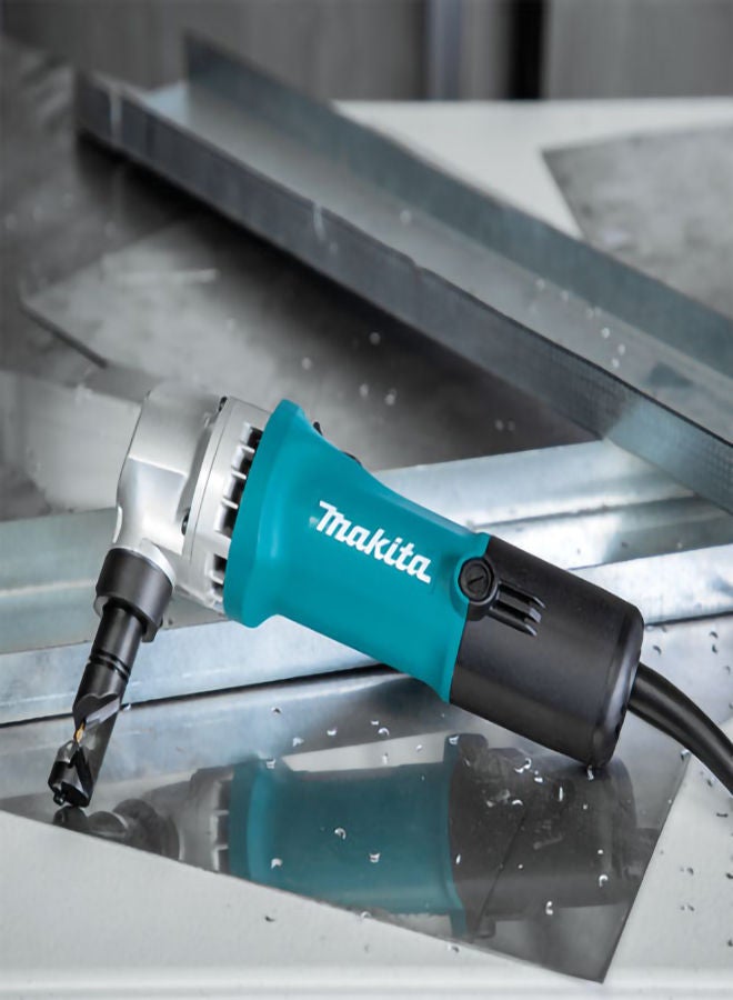 Makita Makita JN1601 Electric Sheet Metal Nibbler, Max. Cutting Thickness 1.6mm, 550W, 2200spm, 1.6kg Green  - Image 3
