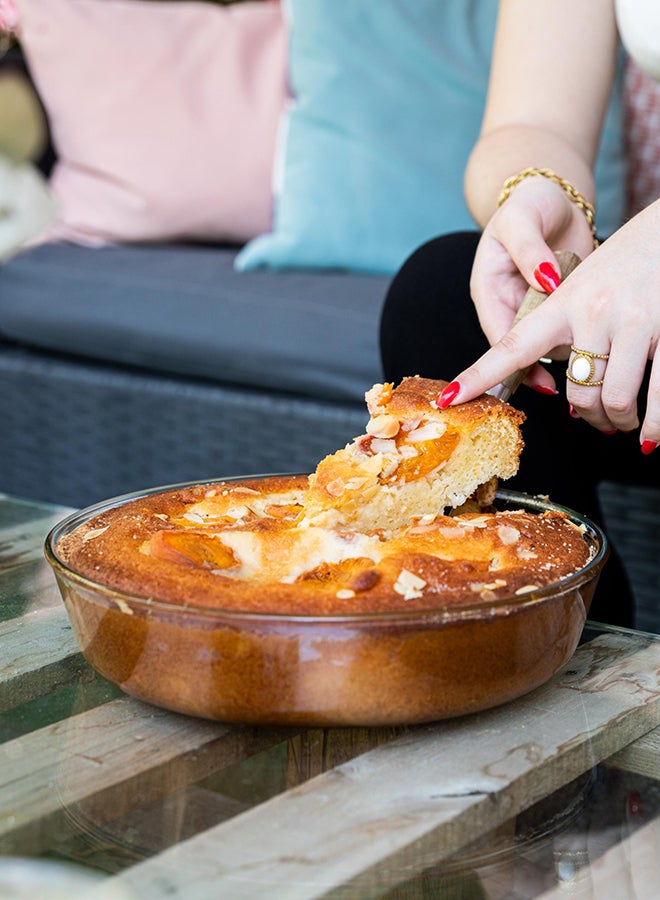 Pyrex Bake & Enjoy Cake Dish 25cm - Scratch-Resistant Glass for Seamless Baking and Serving - Image 3