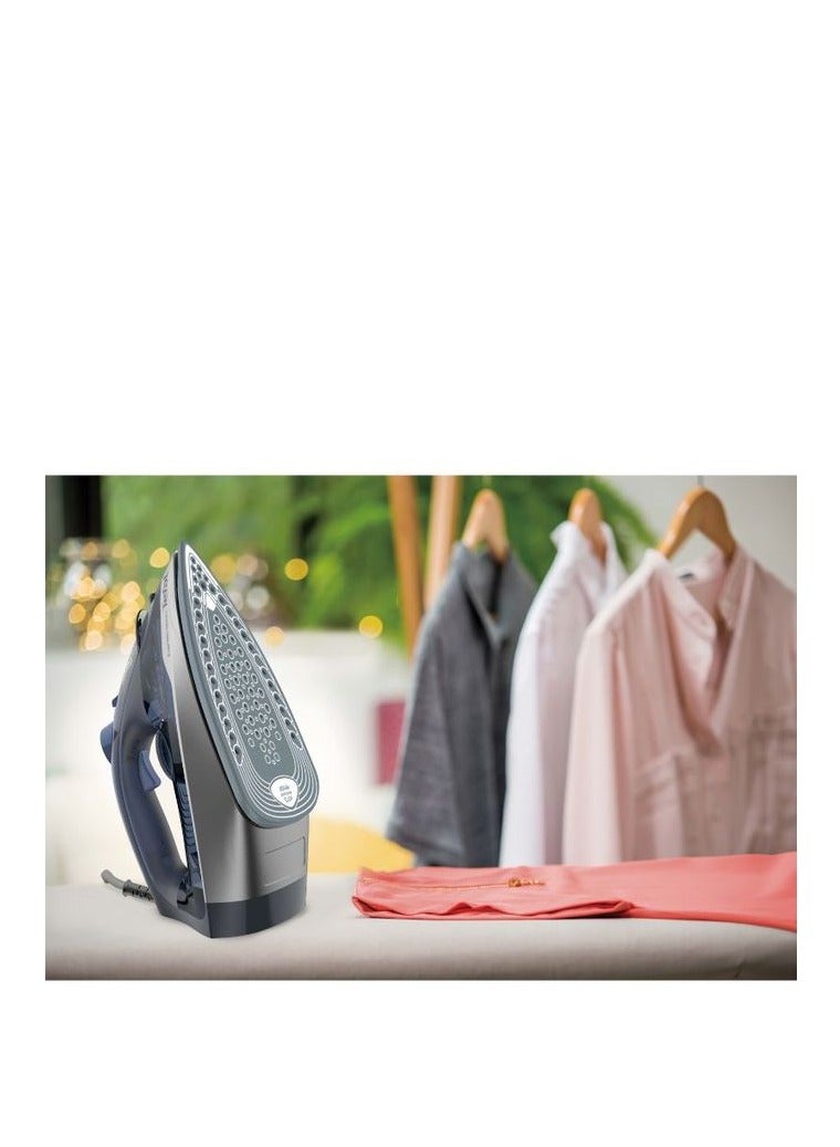 Tefal - Steam Iron 2500 Watt No water stains Auto off Express Steam Plus 270 ml 2500 W FV2868E2 Blue - Image 1