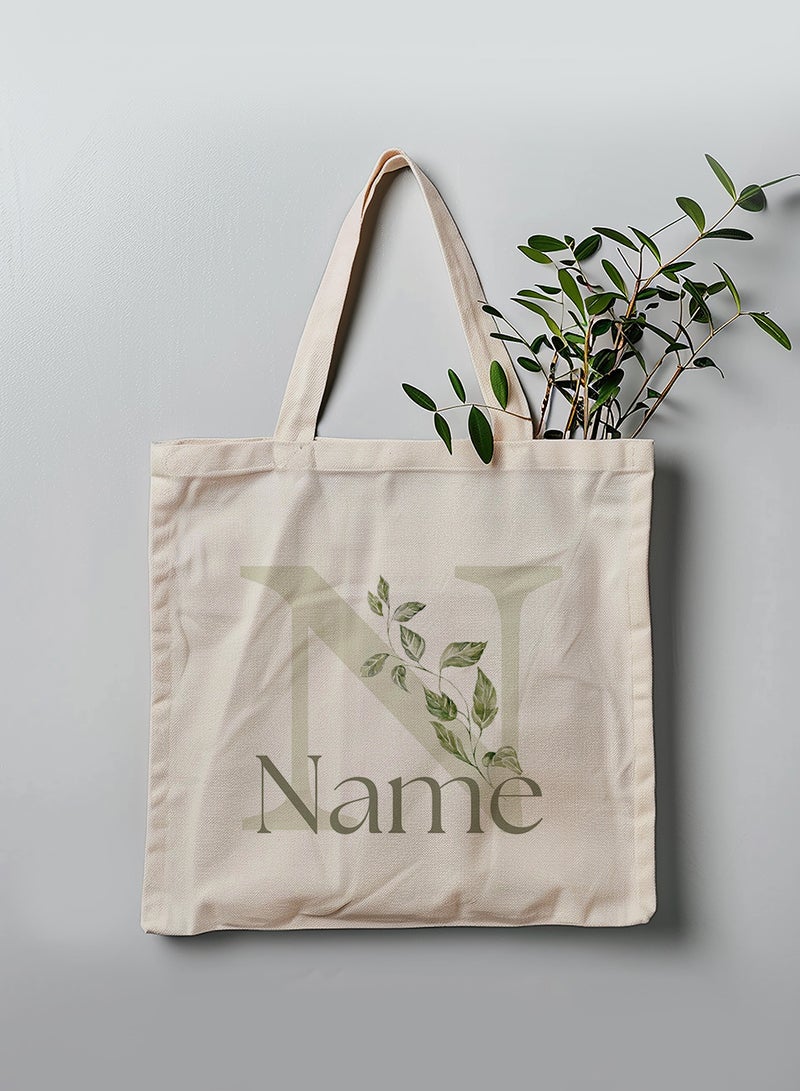 لوحة حقيبة يد بأحزمة كتف من البوليستر باسم قابل للتخصيص بتصميم حرف الاسم الأول مُزَيَّن بأوراق نباتية بيج - Image 3
