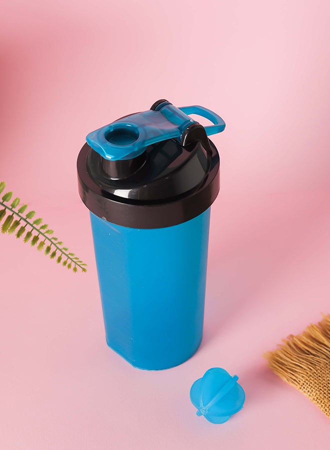 Royalford - Royalford 700ML Protein Shaker Bottle - RF11957, Premium plastic, blending ball for lump-free shakes, leak-proof, portable, ideal for indoor and outdoor use - Image 1
