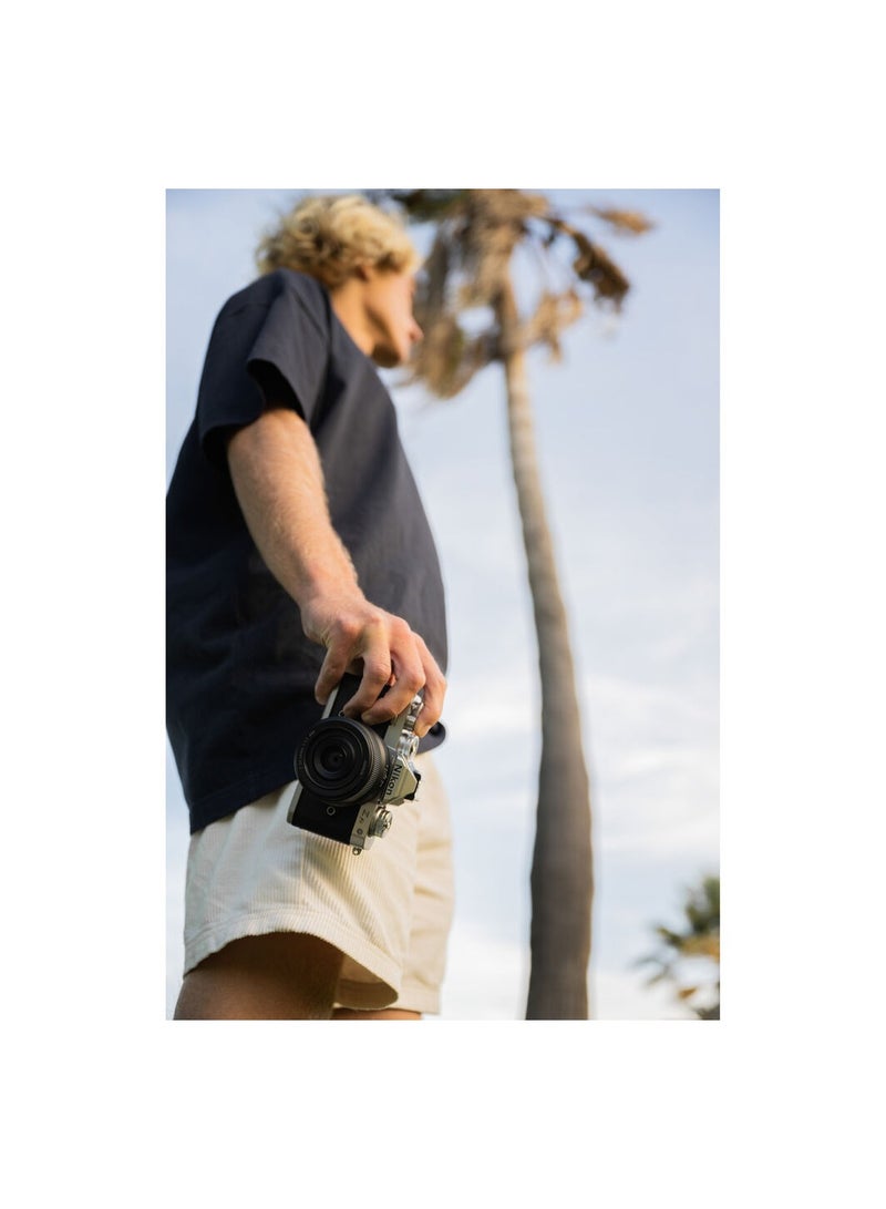 Nikon Nikon NIKKOR Z DX 24mm f/1.7 Lens - Image 3