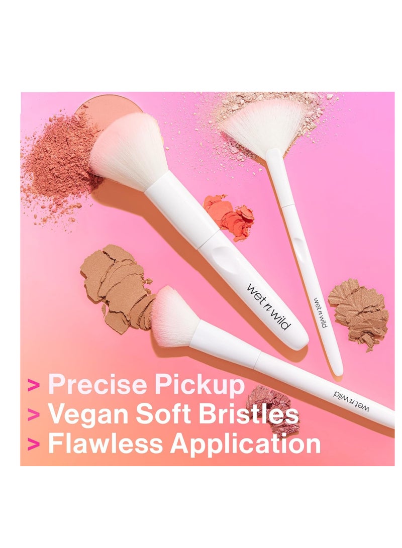 Wet N Wild wet n wild Contour Brush, Sculpt, Highlight, & Blend, Luxurious Plush Fibers, Ergonomic Handle for Comfortable Precision Control , Cruelty-Free & Vegan Blush  - Image 3