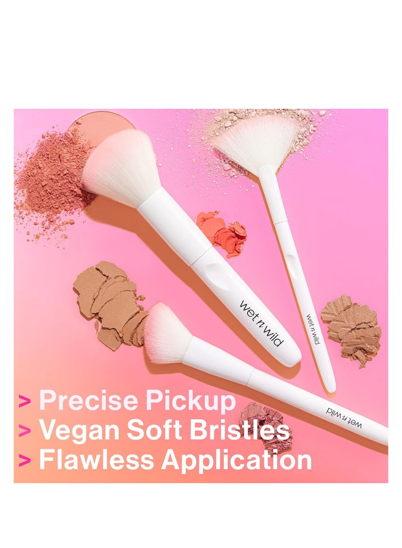 Wet N Wild - Powder Brush, Ultra-Plush Synthetic Bristles for Flawless Application, Soft Touch, Ergonomic Handle for Comfortable Precision Control White - Powder - Image 1