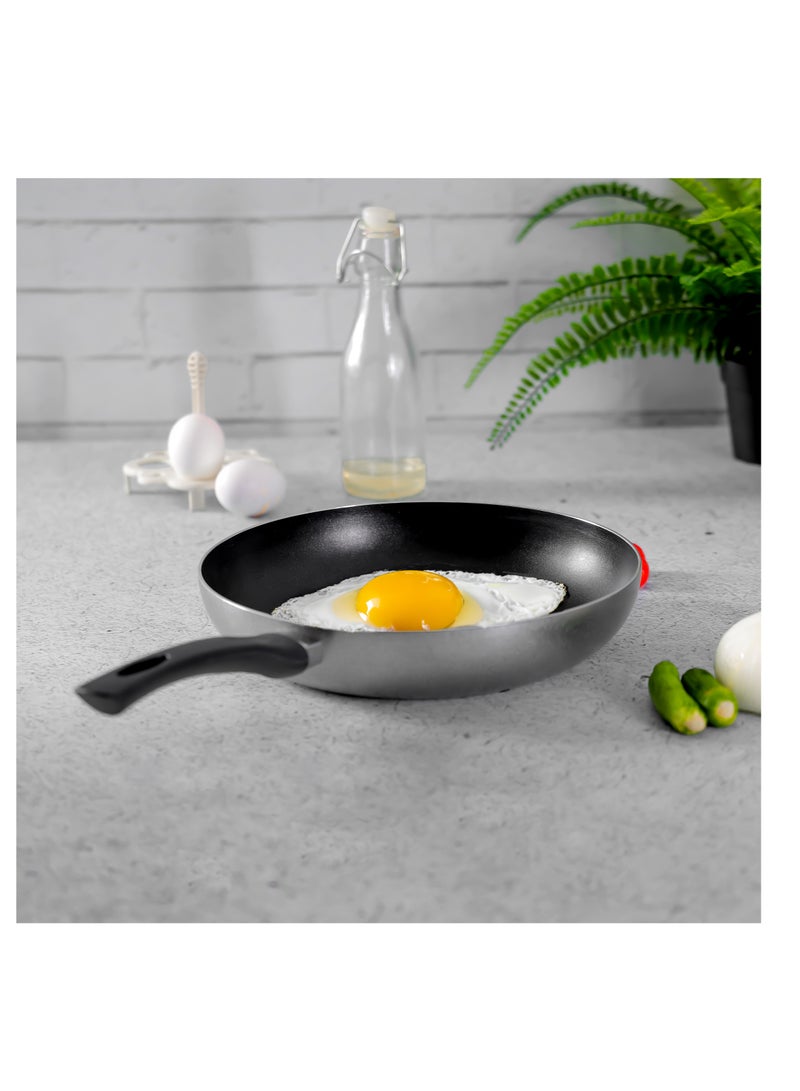 Royalford 28 CM Nonstick Frypan- RF12102| Strong Press Aluminum Body With Non-Stick Coating And Heat Resistant Bakelite Handle black - Image 4