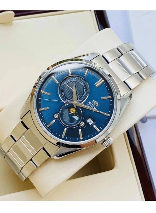 أورينت Boys' Automatic Sun & Moon Blue Dial Stainless Steel Men's Watch RA-AK0308L  - Image 4