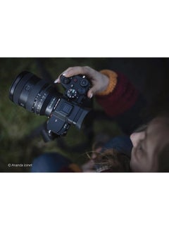 Sony FE 20-70mm F4 G Standard Zoom Lens for Full-Frame E-Mount Mirrorless Cameras Black  - Image 3
