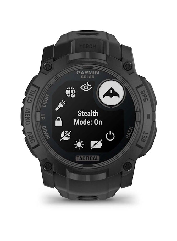 جارمين إنستينكت 3 - 50 مم - أسود مع حزام فحم - حتى 40 يومًا من عمر البطارية - 1.1 بوصة مرئية تحت ضوء الشمس، ذاكرة في بكسل قابلة للتحويل، زجاج طاقة، مراقب معدل ضربات القلب، مراقب ضغط الدم طوال اليوم، شحن شمسي، مصباح LED فائق السطوع، متوافق مع iOS و Android - Image 4