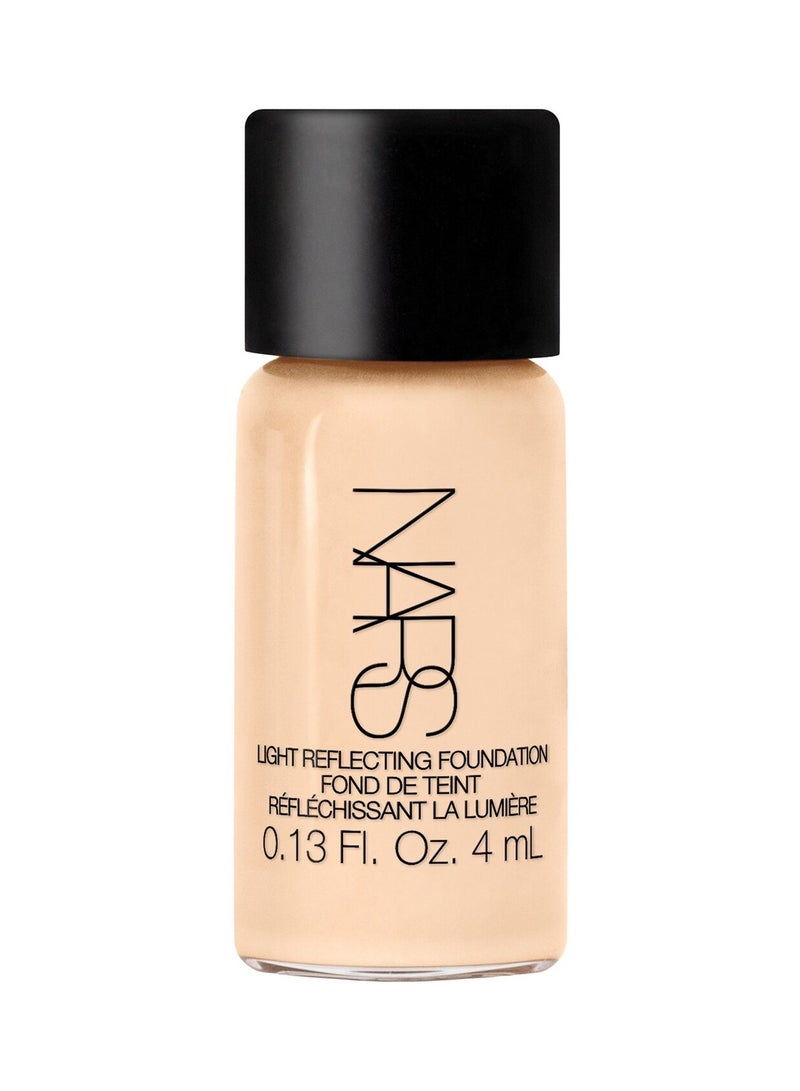 نارس Light Reflecting Advanced Skincare Foundation - L4 Deauville  - Image 1