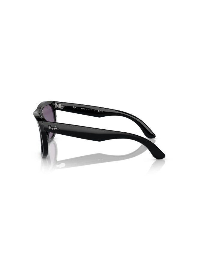 راي بان Unisex SQUARE WAYFARER REVERSE SUNGLASSES- RB R0502S - lense size:50mm - BLACK  - Image 2