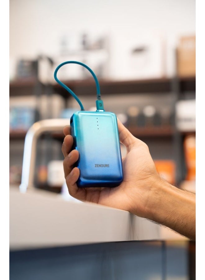 زينديور سوبر ميني برو باور بنك بسعة 20000 مللي أمبير 30 واط | كابل مدمج متين | شحن سريع لأجهزة ايفون و اندرويد | شاحن محمول مدمج للسفر | لون أزرق ازرق - Image 3