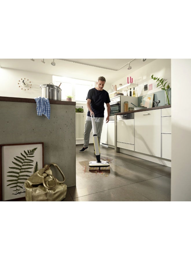 كارشر منظف الأرضيات FC 7 اللاسلكي، أصفر/أسود، تقنية 4 أسطوانات لجميع أنواع الأرضيات، مكنسة وممسحة، 45 دقيقة وقت تشغيل، 2 دقيقة وقت جفاف - Image 3