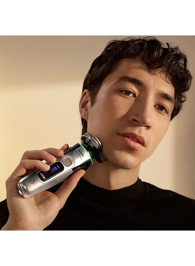 Philips i9000 Prestige Ultra Wet and Dry Electric Shaver with SkinIQ Pro Technology-XP9404/31 - Image 4