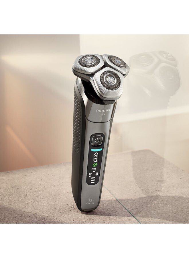 فيليبس حلاقة كهربائية رطبة وجافة I9000 مع Skiniq، رأس مرن بدقة 360°، مستشعر حماية الضغط، ضمان 5 سنوات، مقصات منبثقة مدمجة، حقيبة سفر متضمنة - Image 3