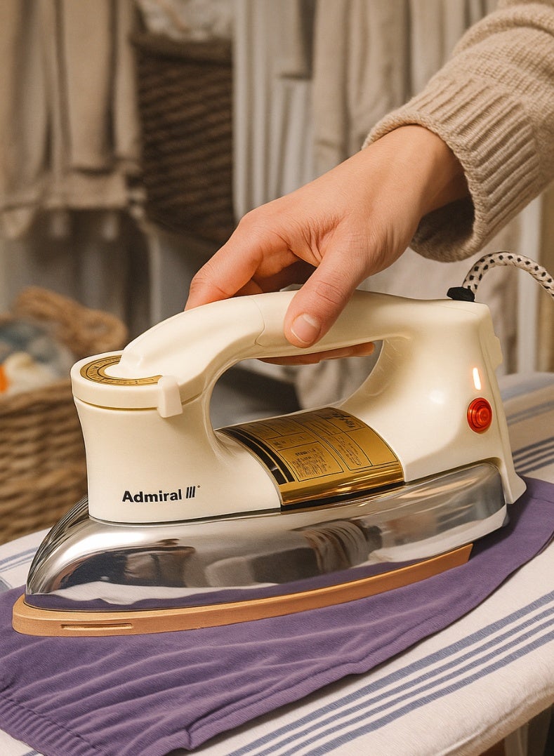 أدميرال مكواة جافة ثقيلة مع قابس BS، 220–240 فولت، 1000–1200 واط | قاعدة متينة، تحكم في درجة الحرارة قابل للتعديل، قبضة مريحة – أداء موثوق لعملية الكي اليومية نموذج رقم ADDI79B - Image 2