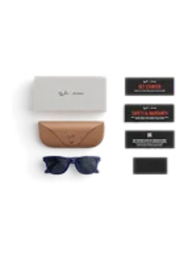 Meta RAY-BAN Wayfarer (Gen 2) Shiny Cosmic Blue Frame Clear to Sapphire Transitions Lens Standard High bridge Shiny Cosmic Blue Clear to Sapphire Transitions - Image 4