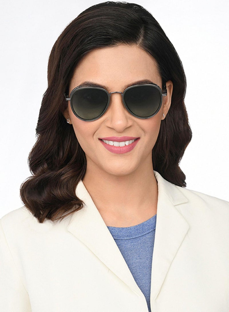 فينسينت تشيس من لينس كارت | نظارات شمسية كاملة الإطار بألوان رمادية خضراء متدرجة | محمية من الأشعة فوق البنفسجية 100% | للرجال والنساء | كبيرة | VC S13835 - Image 4