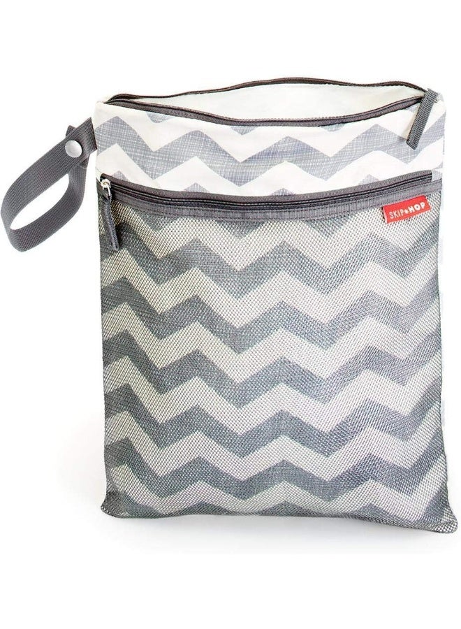 سكيب هوب حقيبة حفاضات Skip Hop Grab and Go الرطبة/الجافة، تصميم شيفرون