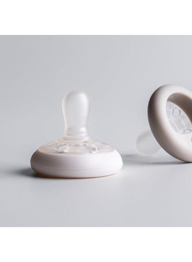 تومي تيبي لهاية تومي تيبي تشبه الثدي، نسيج يشبه الجلد، تصميم متماثل، خالية من BPA، 6-18 شهر، 4 قطع - Image 5