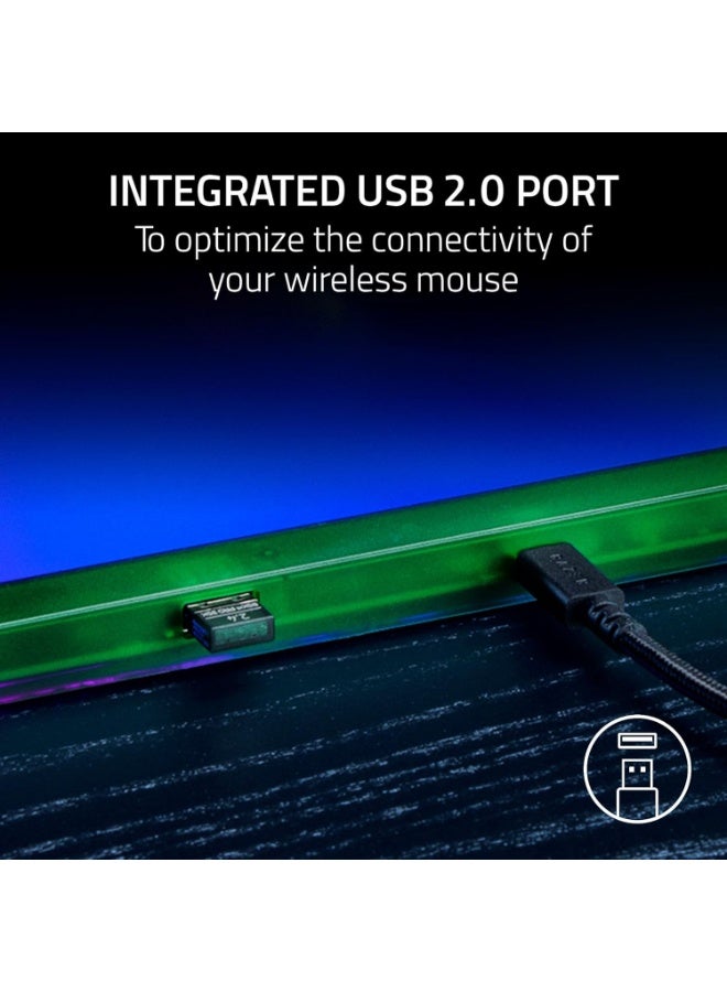 ريزر Firefly V2 Pro Fully Illuminated RGB Gaming Mouse Mat: Backlit Design, 15 Zone Lighting, USB 2.0 Port, Detachable USB Type C Cable, Micro Textured Surface, Anti Slip Base - Phantom Green - Image 4