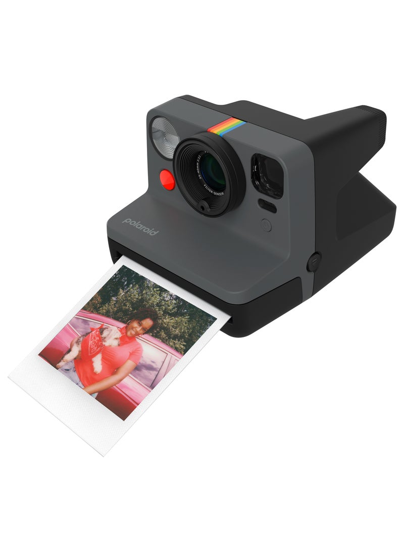 بولارويد Now Generation 2 Starter Set | Iconic Analog Instant Camera with Autofocus 2-Lens System, Double Exposure, Self-Timer, USB-C Charging | Includes Color i-Type Film - Black - Image 2