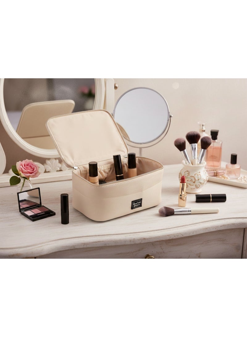 Jean Paul GAULTIER Gift set consisting of (makeup bag + two 1.5ml perfume samples) 1.5ml - Image 2