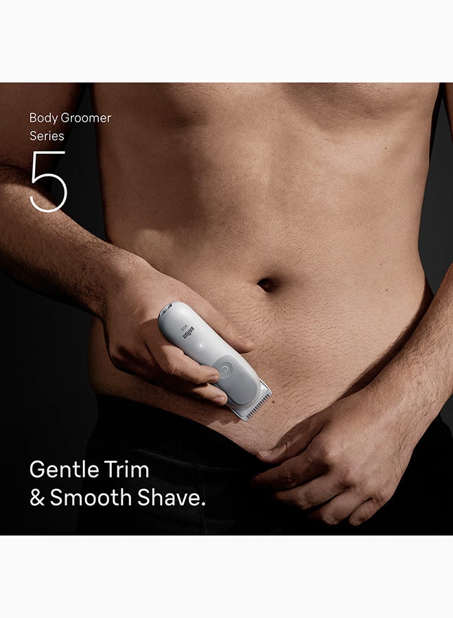 براون Series 5 Body Groomer for Men, 2 in 1 Gentle Trim & Smooth Shave, SkinGuard Technology, 100% Waterproof, +6 Grooming Tools & Accessories - BG 5550 Light Grey 10.5 x 6 x 25.2cm - Image 2