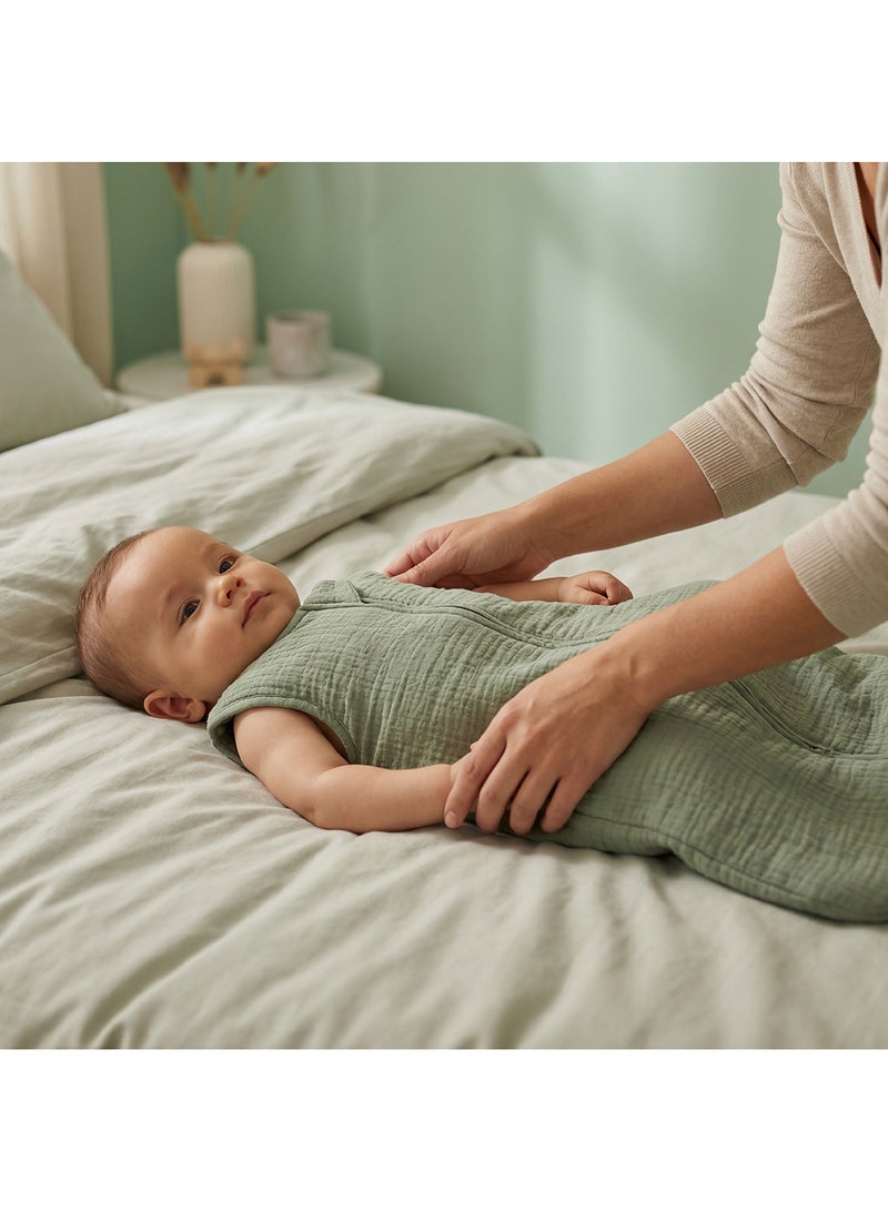 مون Organic Crinkle Muslin Sleep Sack  2.5 Tog (6-12Months ) - Green - Image 3
