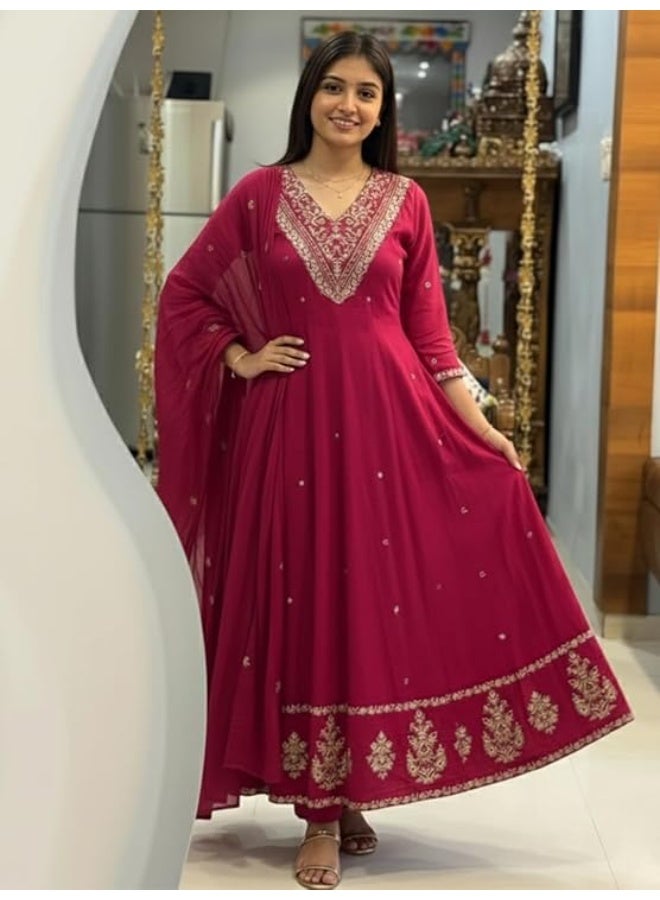 آني ديزاينر طقم كورتا نسائي مطبوع من مزيج الفسكوز من تصميم آني، بتصميم A-Line، مع بنطال وشال | طقم نسائي أنيق من ثلاث قطع | طقم كورتا وبنطال وشال بياقة على شكل حرف V وأكمام ثلاثة أرباع، مناسب للعمل والجامعة والارتداء اليومي - Image 3
