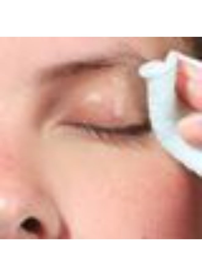 Clarins Instant Eye Make-Up Remover in the 125 ml size. - Image 4