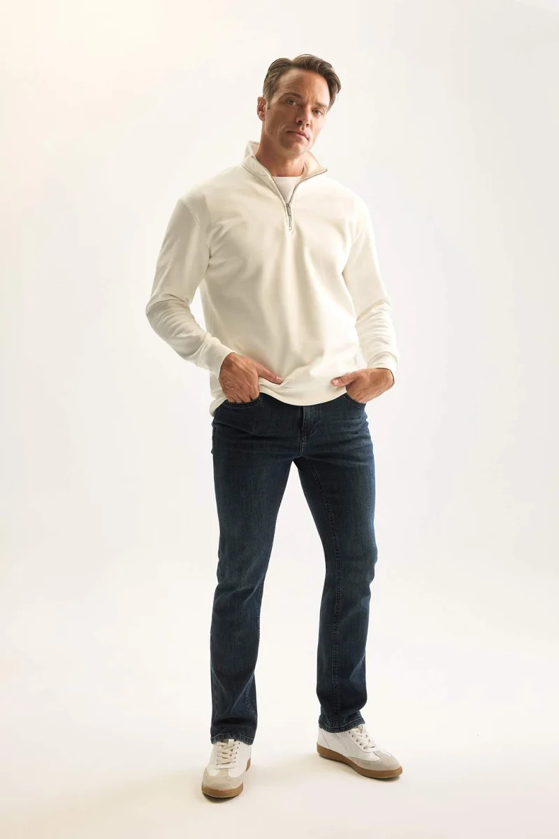 ديفاكتو Comfort Fit Sweatshirt