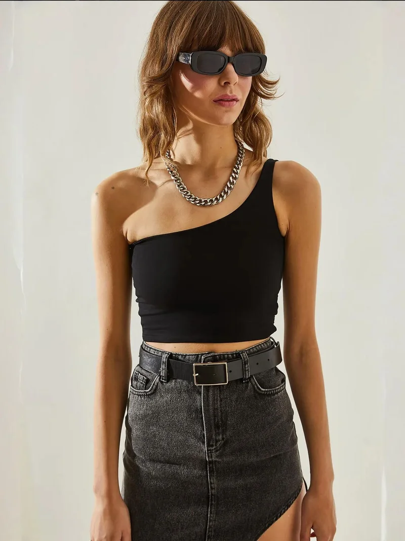 بيانكو لوتشي بلوزة قصيرة بتصميم ياقة غير متماثلة من لوتشي