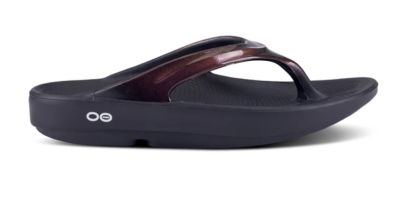 أوفوس UNISEX OOLALA THONG SPORTS SANDALS CABERNET