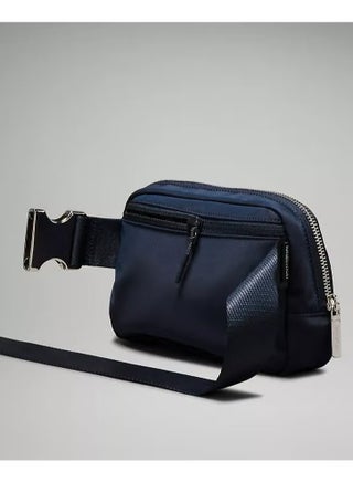 Lululemon Men's Cross-body Bags UAE | 30-75% OFF | Dubai, Abu Dhabi Lululemon Men's Cross-body Bags UAE | 30-75% OFF | Dubai, Abu Dhabi