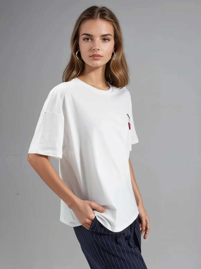 هيكاب تيشيرت محبوك مطرز كبير الحجم