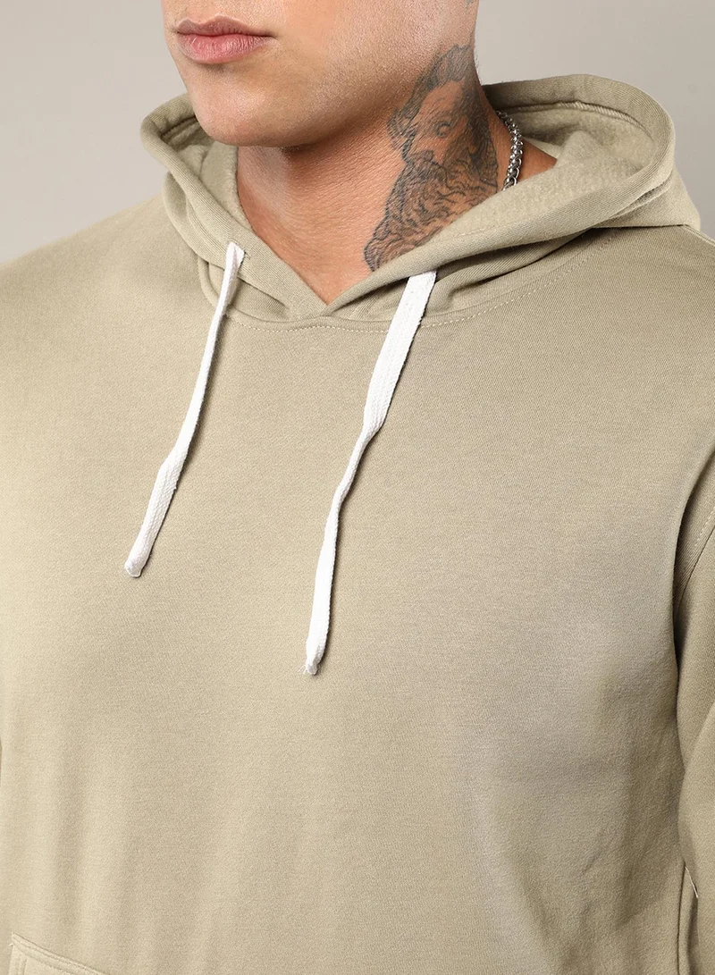 Campus Sutra Men's Olive Green Pullover Hoodie With Contrast Drawstring