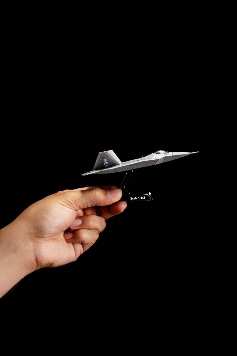 Postage Stamp Daron USAF F-22 1/145 Raptor Vehicle (PS5382-1) - Image 4